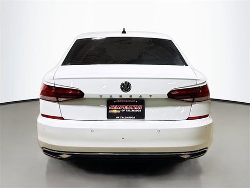 Used 2020 Volkswagen Passat 2.0T SEL image 8