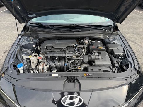 Used 2024 Hyundai Elantra SEL FWD image 28