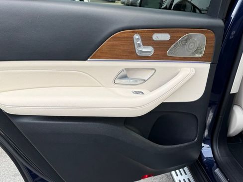 Used 2022 Mercedes-Benz GLS 450 4MATIC image 25