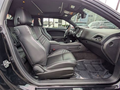 Used 2016 Dodge Challenger SRT Hellcat image 33