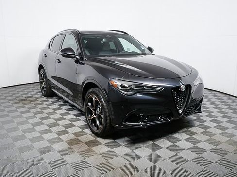New 2025 Alfa Romeo Stelvio Sprint image 7