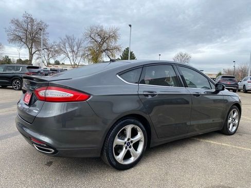 Used 2016 Ford Fusion SE image 5