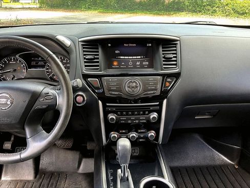 Used 2020 Nissan Pathfinder SV AWD/4WD image 9