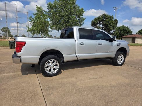 Used 2016 Nissan Titan SL RWD image 30