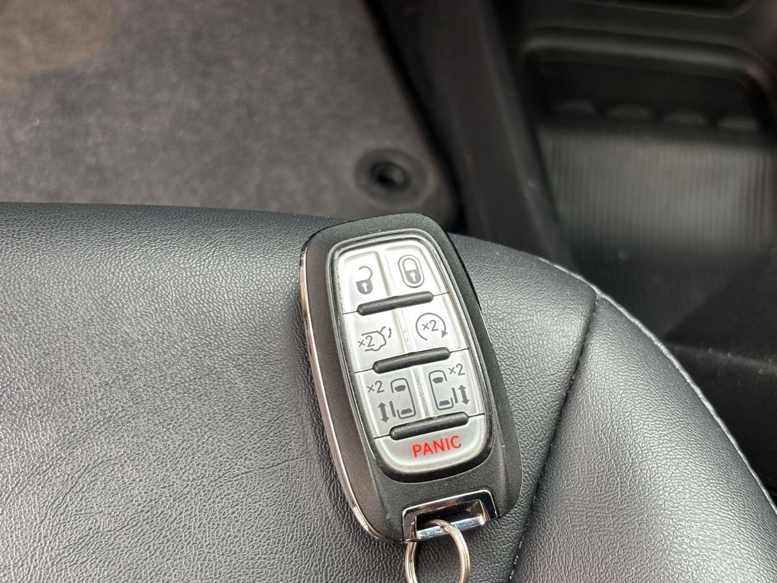 Used 2025 Chrysler Pacifica Select FWD image 20