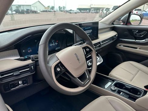 Used 2023 Lincoln Corsair AWD w/ Equipment Group 101A image 2