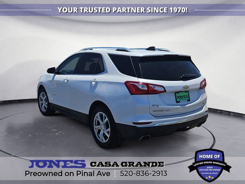 Used 2019 Chevrolet Equinox LT w/ Sun & Navigation Package FWD image 4
