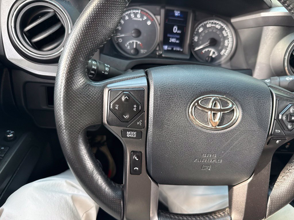 Used 2017 Toyota Tacoma TRD Off-Road w/ Tow Package AWD/4WD image 30