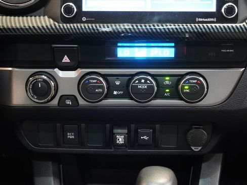 Used 2021 Toyota Tacoma SR5 AWD/4WD image 20
