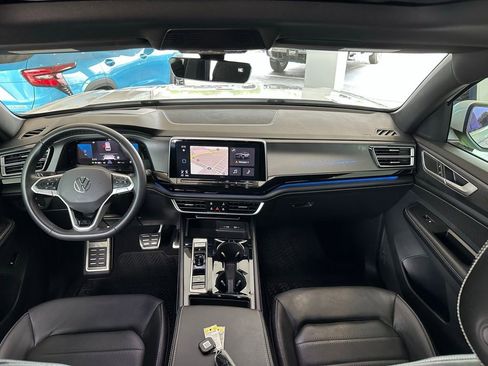 Used 2024 Volkswagen Atlas Cross Sport SEL R-Line AWD/4WD image 21