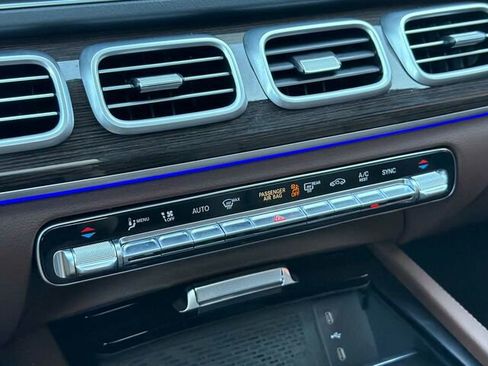 Certified 2025 Mercedes-Benz GLS 450 4MATIC image 26