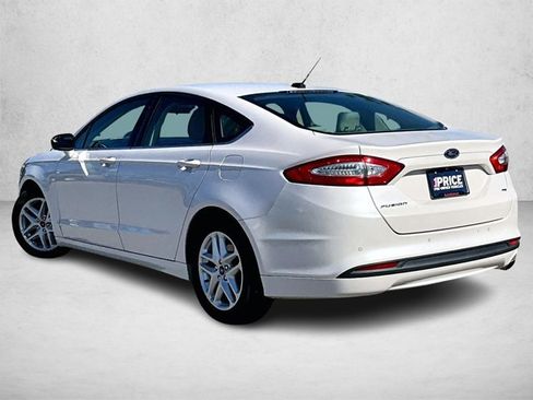 Used 2016 Ford Fusion SE image 13