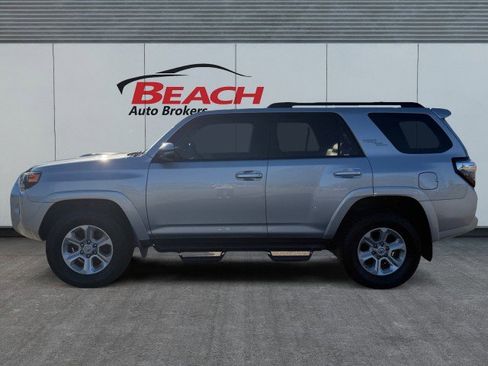 Used 2020 Toyota 4Runner 4WD image 9