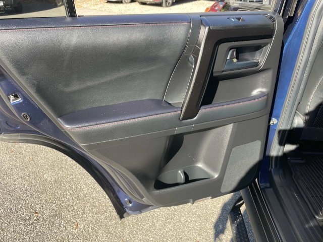 Used 2021 Toyota 4Runner Venture w/ Moonroof Package AWD/4WD image 16