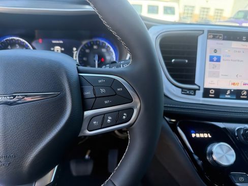 New 2026 Chrysler Pacifica Select image 29