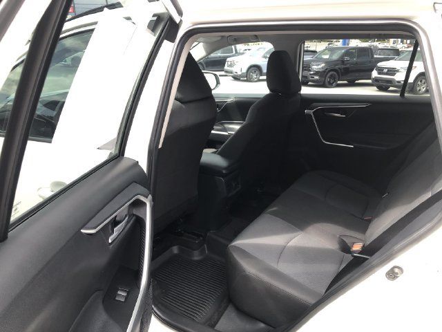 Used 2025 Toyota RAV4 XLE FWD image 14