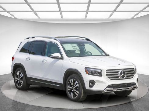 New 2026 Mercedes-Benz GLB 250 4MATIC image 5