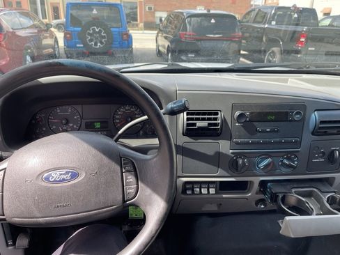 Used 2006 Ford F350 XL image 10