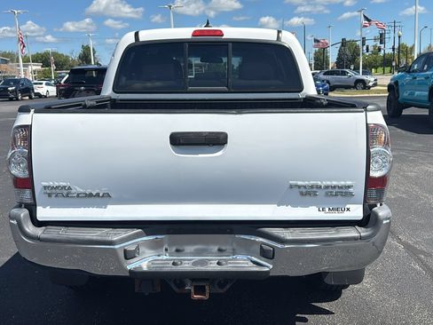 Used 2014 Toyota Tacoma PreRunner w/ SR5 Package RWD image 6