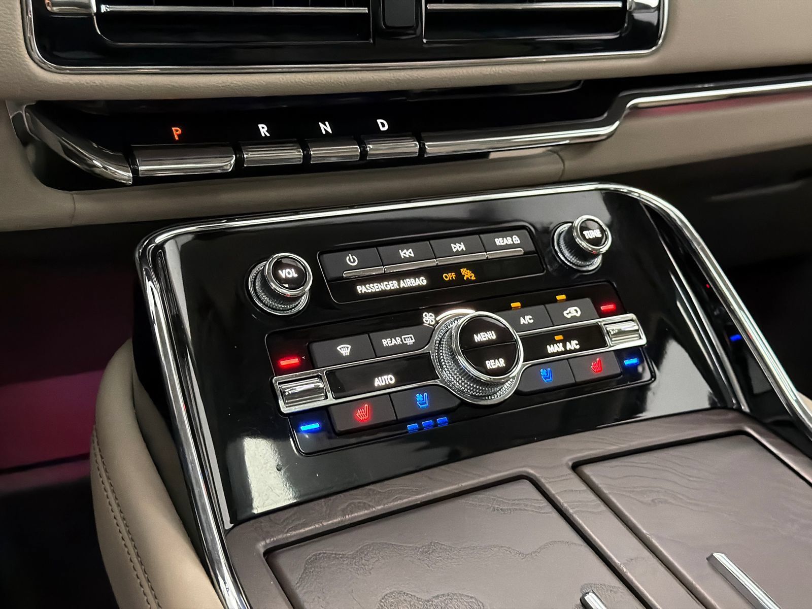 Certified 2023 Lincoln Navigator Reserve AWD/4WD image 30