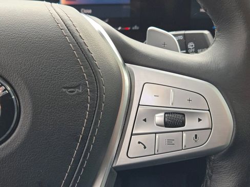 Used 2025 BMW X7 xDrive40i image 32