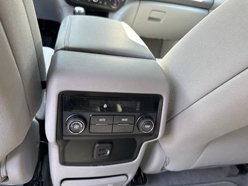 Used 2019 GMC Acadia SLE FWD image 24