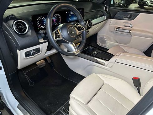 Certified 2025 Mercedes-Benz GLB 250 4MATIC image 22