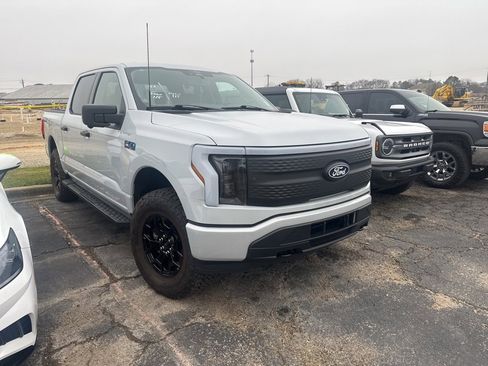 Used 2025 Ford F150 Lightning XLT image 1