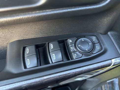 Used 2020 Chevrolet Silverado 2500 LTZ w/ LTZ Plus Package image 13