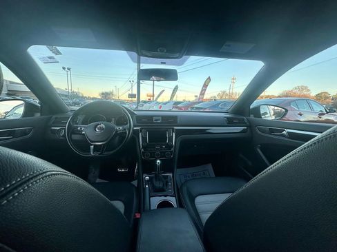 Used 2018 Volkswagen Passat GT image 7