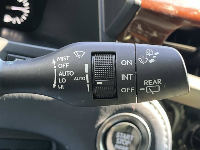 Used 2020 Lexus LX 570 4WD w/ Luxury Package image 50