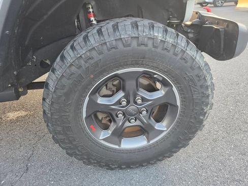 Used 2020 Jeep Gladiator Rubicon AWD/4WD image 31