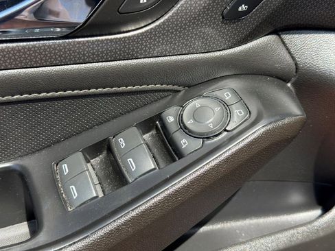 Used 2023 Chevrolet Traverse Premier AWD/4WD image 11