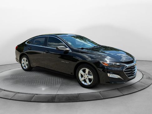 Used 2021 Chevrolet Malibu LS FWD image 1
