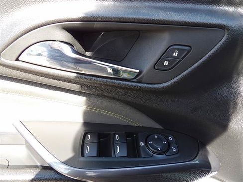 Used 2025 Chevrolet Trax ACTIV w/ Driver Confidence Package FWD image 14