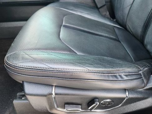 Used 2019 Ford Expedition Platinum RWD image 23