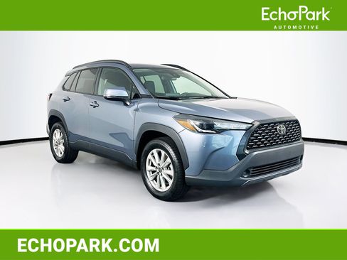 Used 2022 Toyota Corolla Cross LE FWD image 1