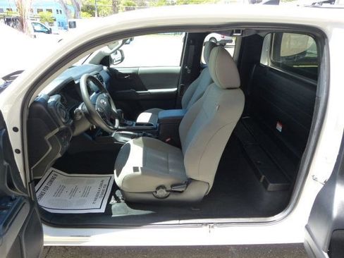 Used 2022 Toyota Tacoma SR image 29