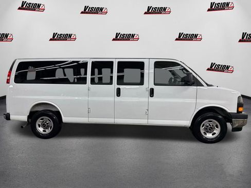 Used 2025 GMC Savana 3500 LT w/ LT Preferred Equipment Group image 4