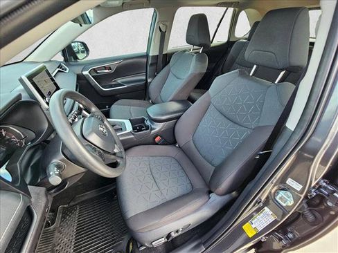 Used 2025 Toyota RAV4 XLE w/ Convenience Package FWD image 14