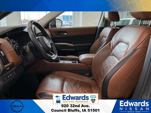 Used 2022 Nissan Pathfinder Platinum w/ Cargo Package AWD/4WD image 29