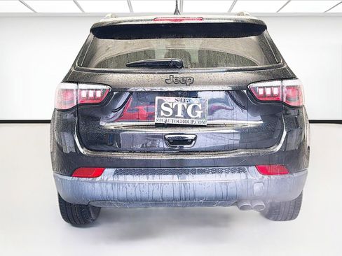Used 2019 Jeep Compass Latitude FWD image 5