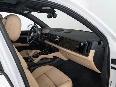 New 2026 Porsche Cayenne image 30