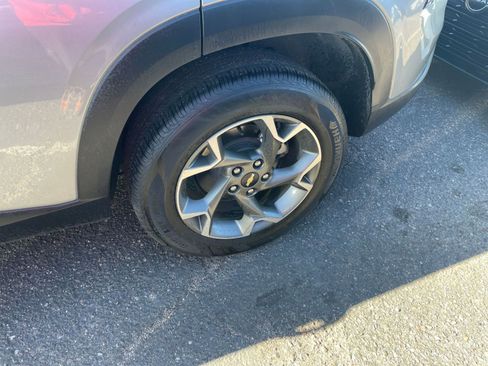 Used 2025 Chevrolet Trax LT w/ LT Convenience Package image 29