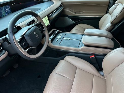 New 2026 Lincoln Navigator Black Label AWD/4WD image 9
