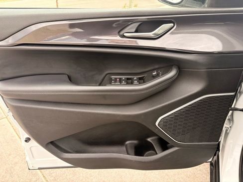 Used 2021 Jeep Grand Cherokee L Laredo image 10