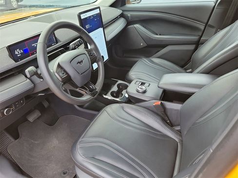 Used 2022 Ford Mustang Mach-E Premium image 11