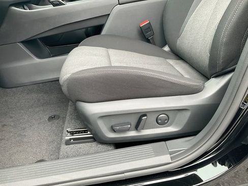 New 2026 Nissan Rogue SV w/ Cold Weather Package AWD/4WD image 28