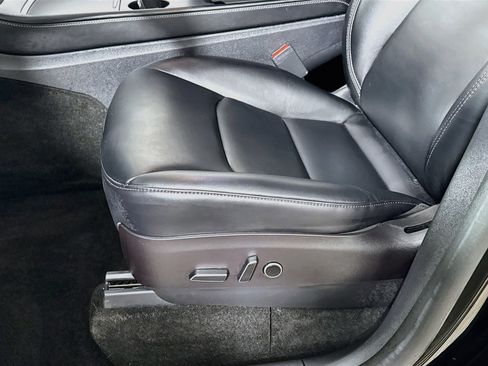 Used 2021 Tesla Model Y Long Range image 20