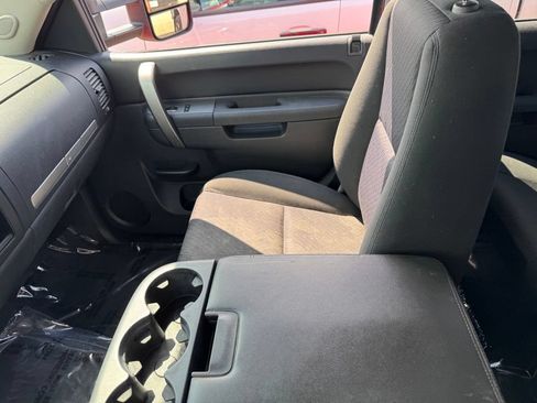 Used 2011 GMC Sierra 2500 SLE w/ SLE Preferred Package AWD/4WD image 18